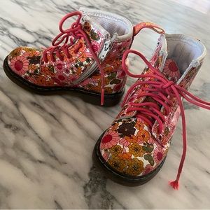 Kids Dr. Marten 60’s floral sz 9.